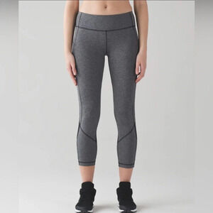 Lululemon Pace Rival Crop *22"
Heathered Black / Black (First Release)
